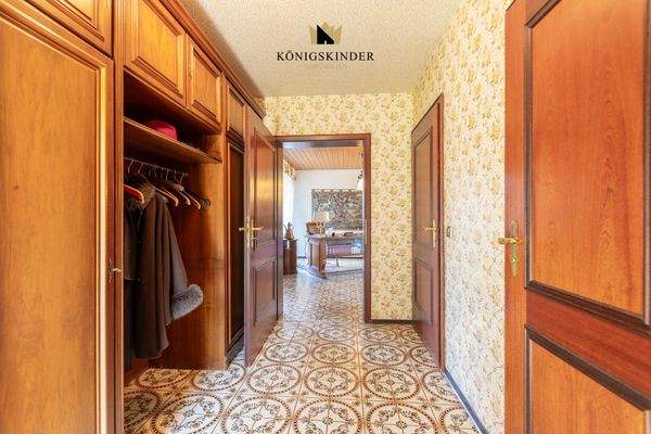 Windfang mit Garderobe