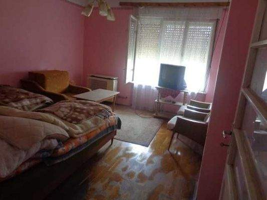 Wohnzimmer (wird leergeräumt)