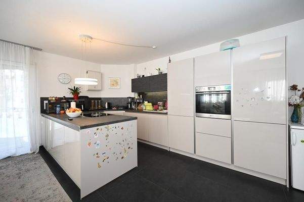 Hochwertige Einbauküche