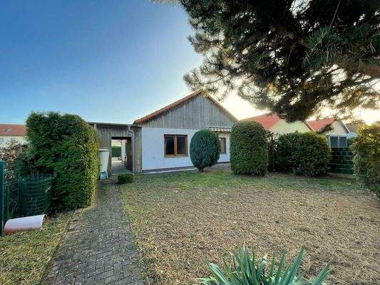 Objektrückseite mit Gartengrundstück 