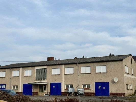 Lager - und Verwaltungsgebäude