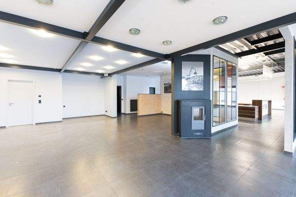 Repräsentativer Empfangs- und Bistrobereich