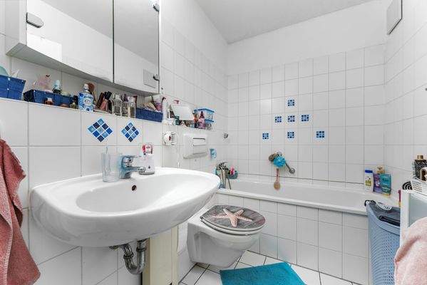 Badezimmer mit Wanne