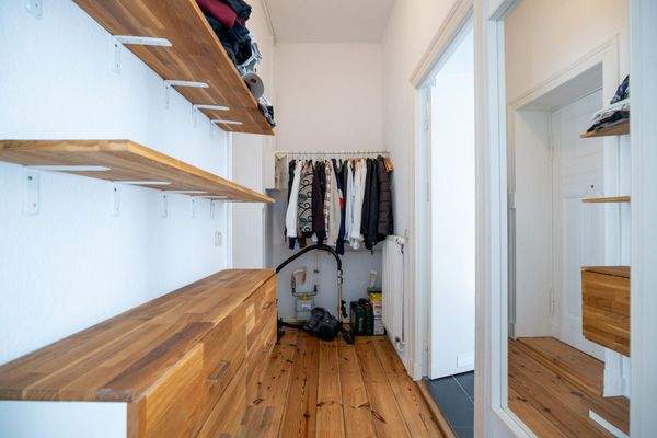 2. Eingangsbereich / Flur