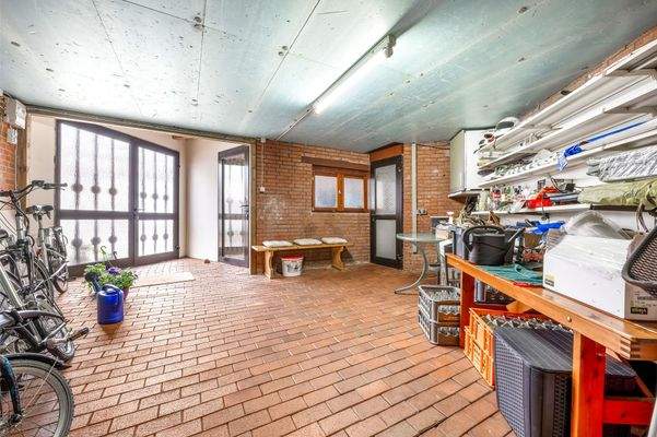 Diele - größeres Gebäude