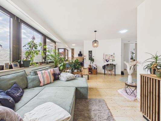 Großer Wohn- und Essbereich