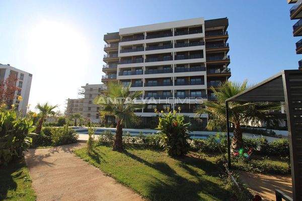 Spacious Flats in a Project with Pool in Altıntaş Antalya