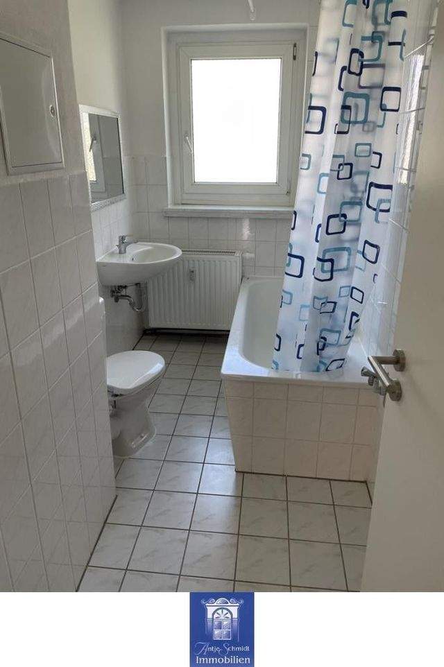 Wohlfühlwohnung in traumhaft grüner Lage! Tageslichtbad, separate Küche! - Photo 1