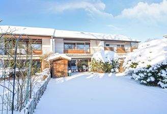 Hier wohnen Sie schön direkt am Saseler Stadtteilzentrum..JPG