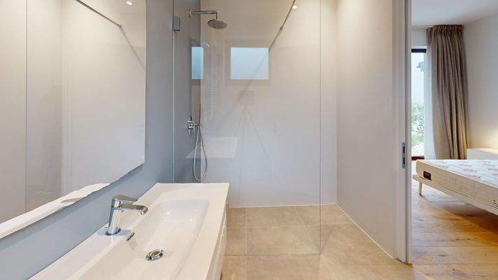 DD-066-16-Villa-con-piscina-e-vista-lago-Bathroom 