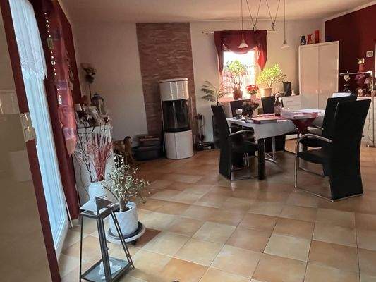 Wohnzimmer mit Kamin