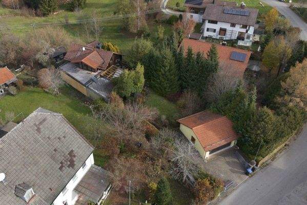 Luftbild IV (mit Garagengebäude)