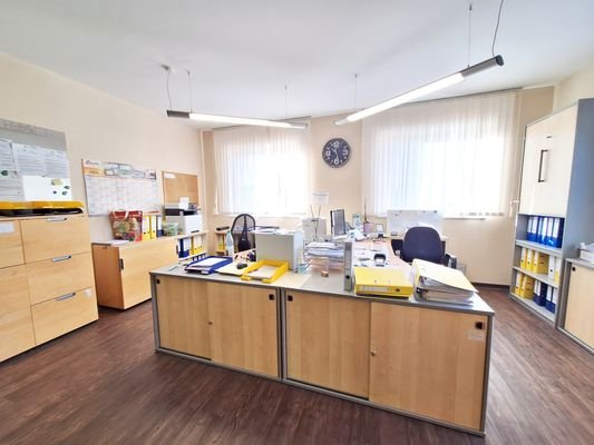 Büro EG