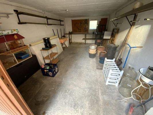 Nebengebäude - Garage