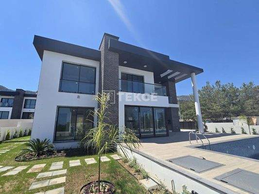 Detached Villas with Unblocked Sea and Mountain Views in Girne