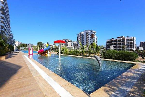 Apartment in a Complex with a Pool in Antalya Altıntaş