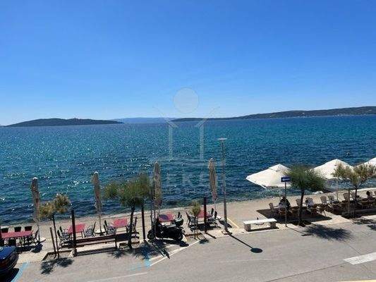 Nur wenige Schritte zum Meer in Kastela