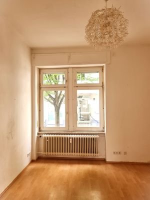 Blick zum Fenster Wohnzimmer