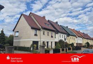 Straßenansicht Immobilie