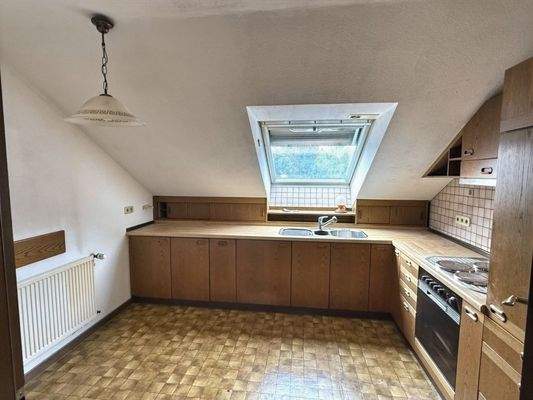 Küche mit EBK im DG