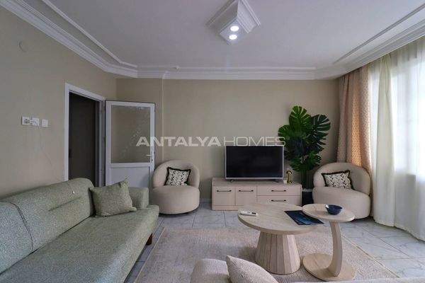 Garden Floor Flat for Sale in Beyazgül Complex, Mersin Tece