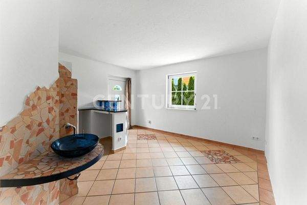 Ehemaliges Kosmetikstudio EG