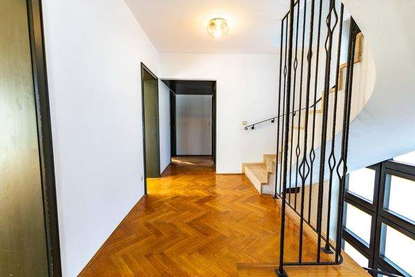 EFH Straubing Flur OG