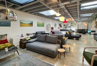 Zahlreiche Oberlichter sorgen für viel natürliches Tageslicht