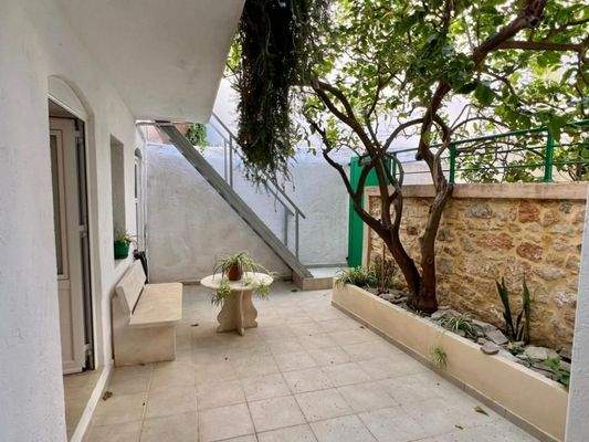 Kreta, Sitia: Steinstadthaus mit Terrasse zu verkaufen