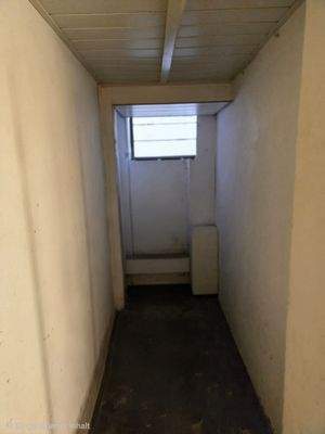 Tauraum unter der Kellertreppe