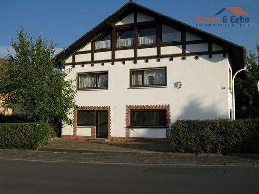 EG-Wohnung in Zweifamilienhaus