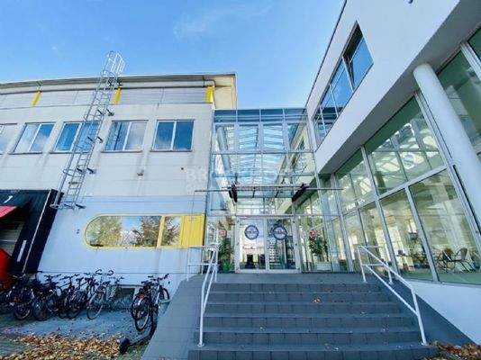 Außenansicht / Eingangsbereich