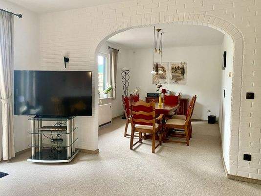 Wohn-/ Esszimmer