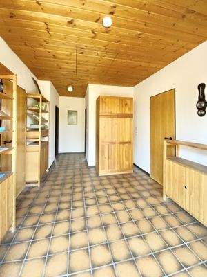 angenehmer Durchgang mit viel Platz