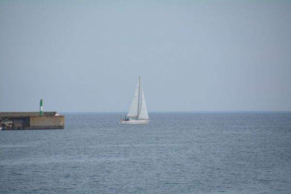 Setzen Sie die Segel