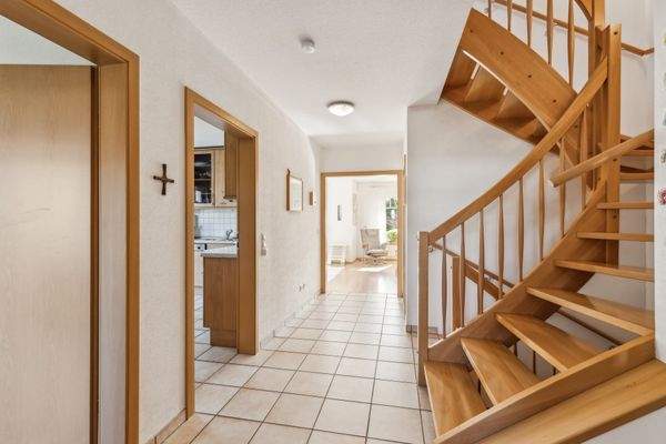 Flur Wohneinheit links