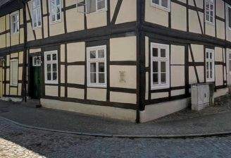 Haus-beidseitig