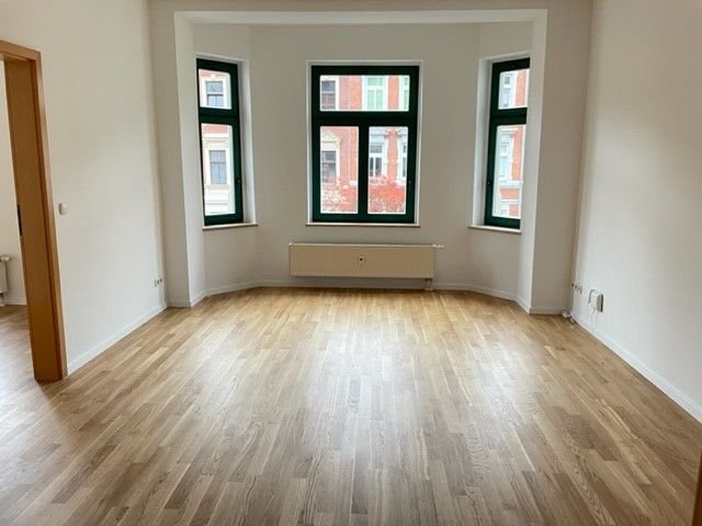 +++ NEU sanierte Wohnung mit Parkettboden, modernen Fliesen und Balkon +++