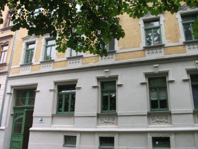 MIT DUSCHE- Süsse 2-Raum-Wohnung mit Laminat in guter Lage