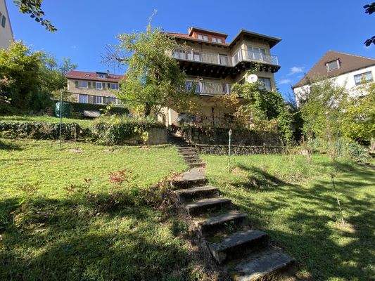 Das Haus vom Garten aus gesehen