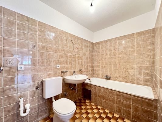 Geräumiges Badezimmer