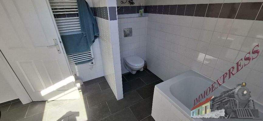 20250904_120942_resized