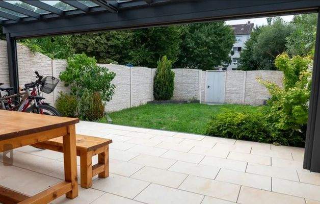 Terrasse mit Überdachung