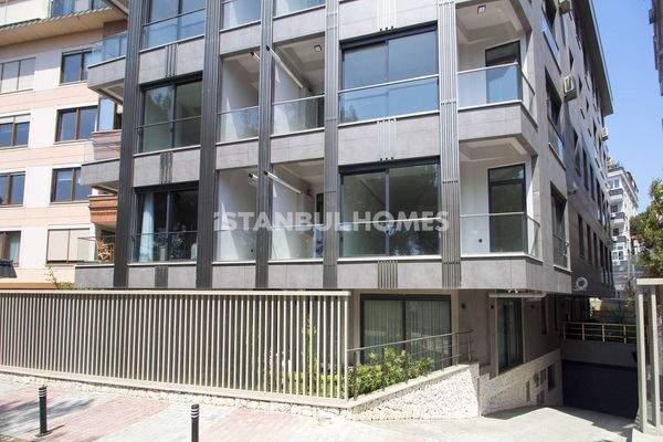 Nature and Sea View Properties Near the Coast in Maltepe