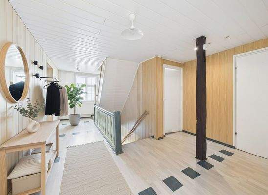 OG Verbindungsgalerie KI möbliert