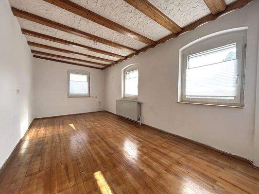 Wohnhaus: Wohn-/Esszimmer