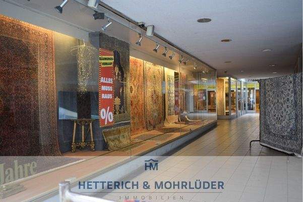 Schaufensterfront_Eingangsbereich