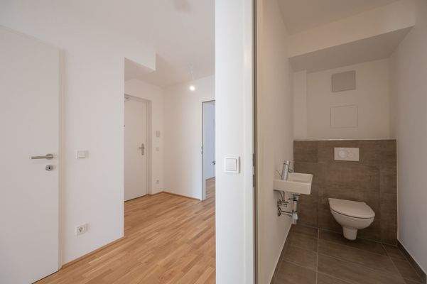 Vorzimmer + Gäste-WC