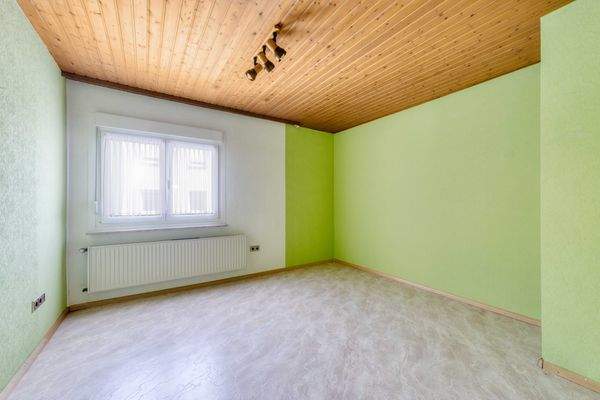 weiteres Zimmer Erdgeschoss Büro/Schlafzimmer/Gästezimmer etc.