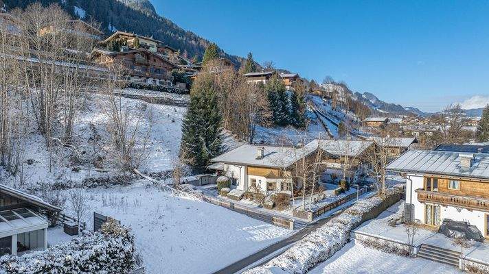 KITZIMMO-Grundstück mit Baugenehmigung für 3-Luxuswohnungen - Immobilien Kitzbühel.
